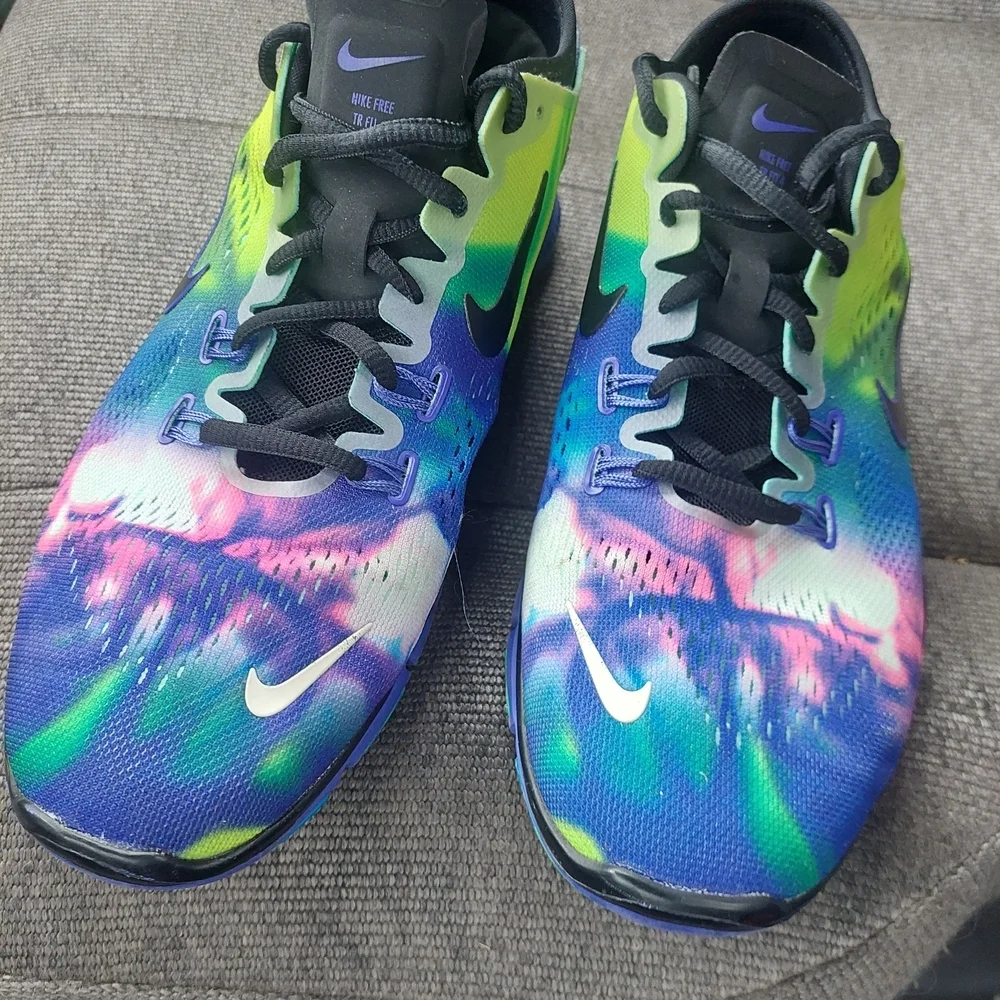 Nike FREE Running Shoes WOMEN Sz 9.5 Sneakers TR Fit 4 (Bag D)